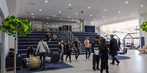 Thoréns business school i Tomteboda postterminal.