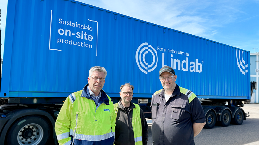 Containern innehåller en produktionsanläggning för ventilationskanaler, och finns nu i Katarinaberget i Stockholm. Foto: Lindab