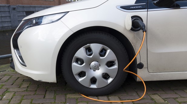 8424058-electric-car-1