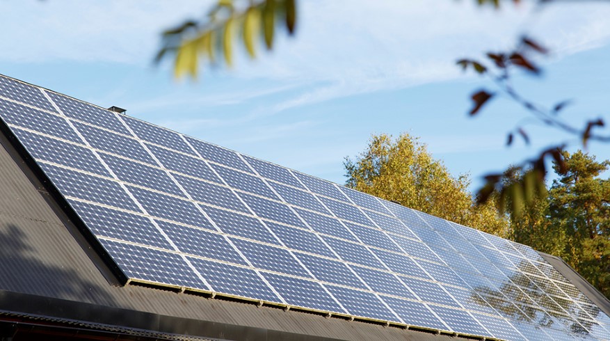 Kan få miljoner i vite - installerat solceller fel