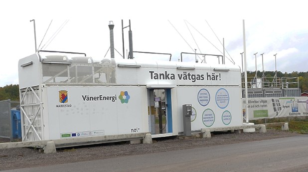 Vätgasstationen i Mariestad är kopplad till en solcellsanläggning.